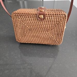 Elegant Tan Woven Crossbody Bag